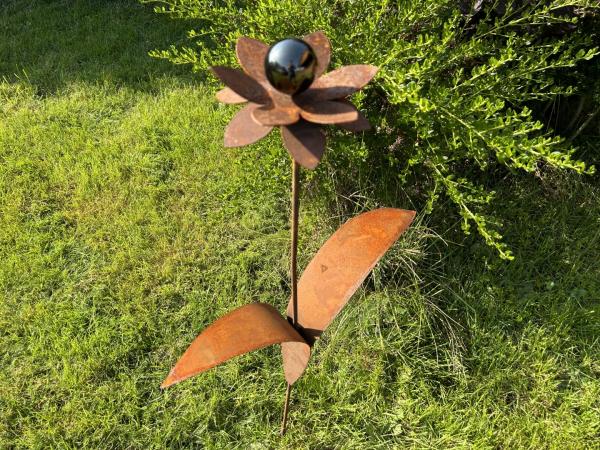 Metallblume EMILY Beetstecker Gartenstecker Patina Edelrost sehr dekorativ