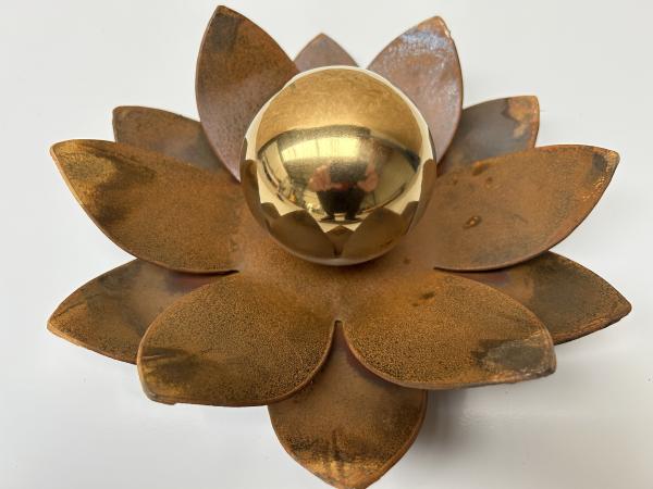 Metallblume ROSA - in Form einer Seerose