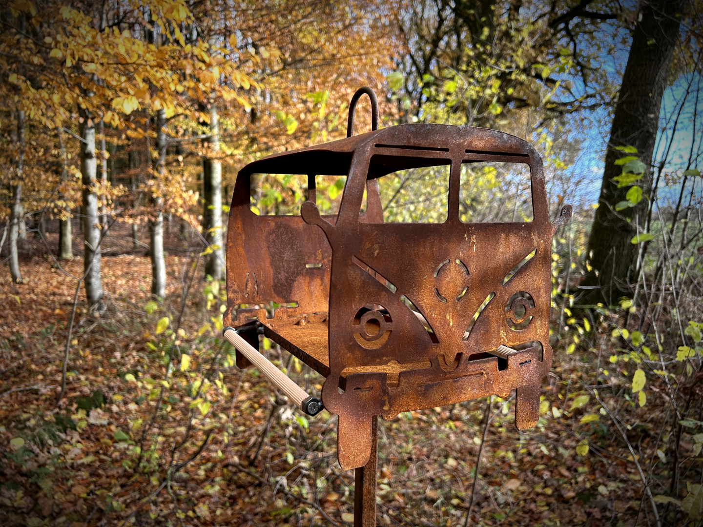 BULLY Vogelhäuschen Vogelfutterhäuschen Vogelhaus Mega cool Handarbeit aussergewöhnlich