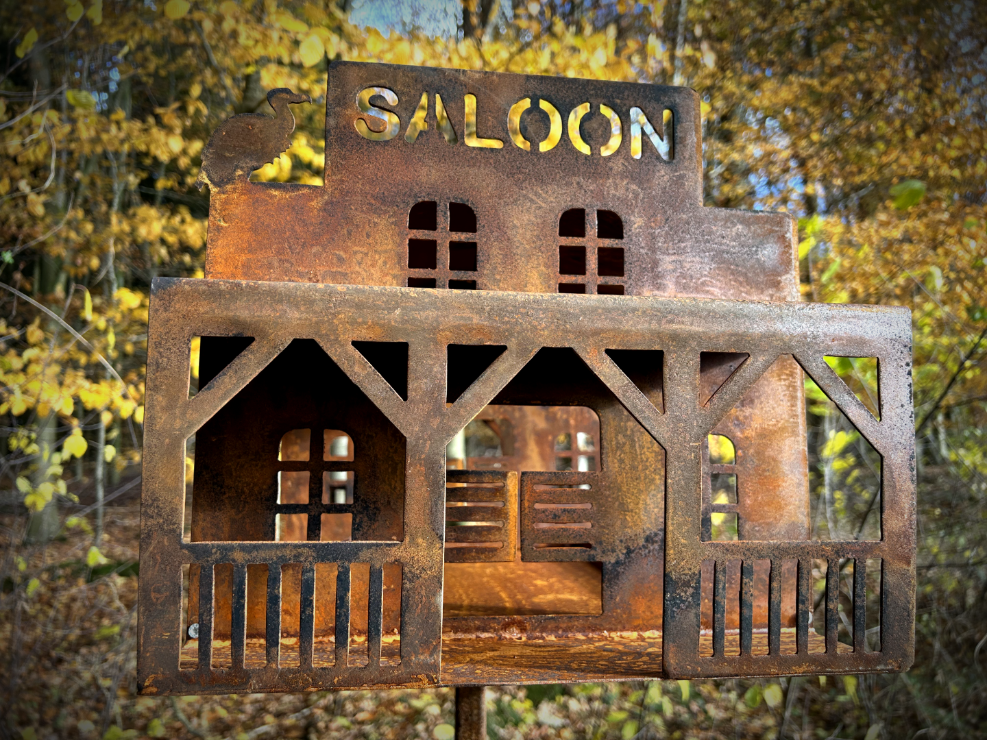 SALOON Vogelhäuschen Vogelfutterhäuschen Vogelhaus Mega cool Handarbeit aussergewöhnlich